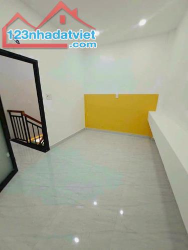 Bán nhà chủ gửi Q.Tân Bình, 34// Cống Lở , P.15 giá 3,1 tỷ/34m2 1 lầu sổ hồng - 5