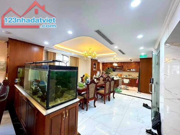 Siêu phẩm Hồ Tùng Mậu – ngõ oto – 180m2 MT12,5m 5 tầng 34,8 tỷ . - 4