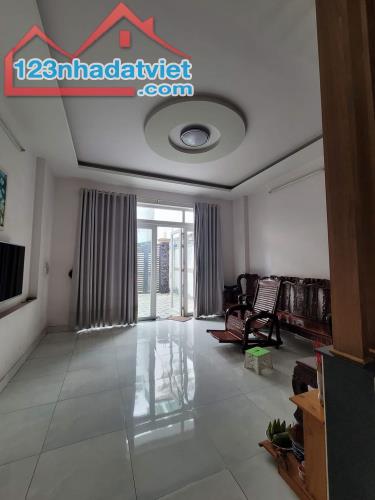 Nhà đẹp HXH 3 tầng 75m2 chỉ 6,5 tỷ Thạnh Mỹ Lợi, Quận2