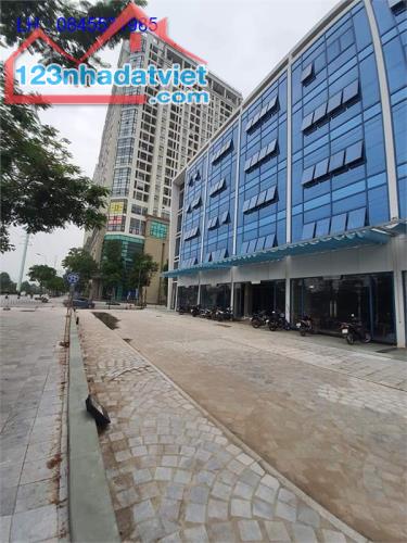 Bán mặt phố Hoàng Cầu, 320m2 mặt tiền 10m, view hồ Hoàng Cầu, xây building tuyệt vời - 1