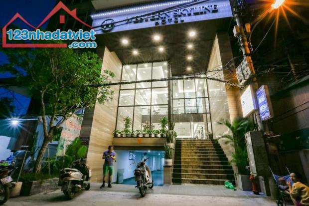Bán nhà Đại Lộ Thăng Long toà văn phòng thang máy vỉ hè 358 m2 giá 150 tỷ