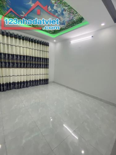 Bán nhà ở ngay Âu Cơ Tân Bình hẻm 4m, 40m2 chỉ 3.7 tỷ - 1