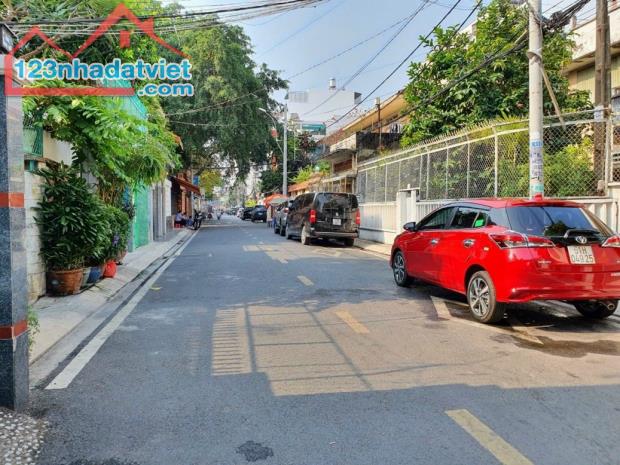 Chính chủ cần bán gấp căn nhà mặt tiền gần Lê Minh Xuân P8 Tân Bình 10x28 giá 42.9 tỷ