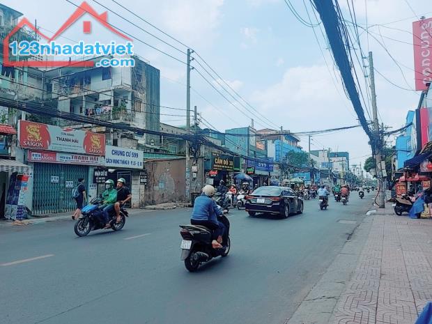 Chính Chủ Gấp Bán Nhà Mặt Tiền Đường Cách Mạng Tháng 8, Quận 3, 43m2, 3 Tầng, 4PN - 3