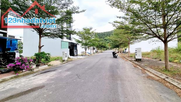 1,1 tỷ/63m2 đến 2,x tỷ/106 m2. Vài lô đất Khu đô thị Hoàng Phú - Nha Trang