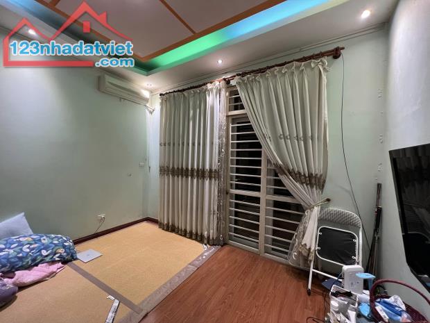 Siêu phẩm Mai Dịch phân lô – oto – vỉa hè  83m2 MT4,5m 14,7 tỷ . - 2