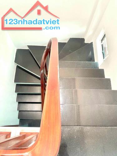 Nhà Đẹp, Ở Ngay. Bán Nhà Ngô Gia Tự, Phường Đức Giang, Long Biên 5T, 35m2 chỉ 4,95 tỷ - 1