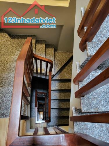 Bán tòa nhà phố Nguyên Hồng, Đống Đa, lô góc, kinh doanh đỉnh, ô tô tránh, giá 38 tỷ - 5