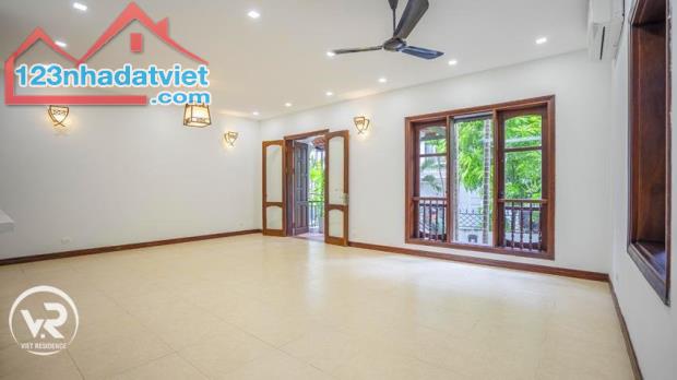 Biệt thự Tô Ngọc Vân 155m2 Mt 10m 4 tầng ô tô tải tránh - VÀI BƯỚC CHÂN RA HỒ TÂY - 3