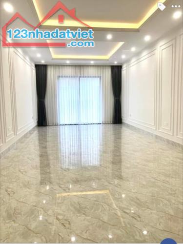 Chính chủ bán nhà mặt phố Tây Sơn Đống Đa 130m2x9T nhỉnh hơn 43 tỷ