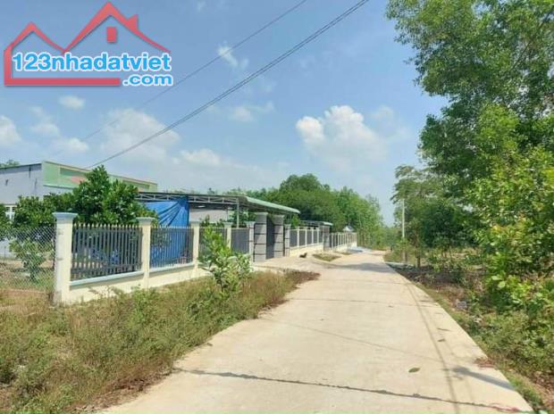 đất sào thị xã giá 390tr\1000m2