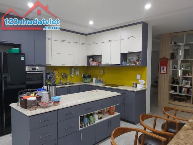 💥 Bán Biệt thự Siêu Vip Đội Nhân, Ba Đình, Lô góc 141m2 4T, MT 8.5m, Chỉ 32 Tỷ 💥 - 2