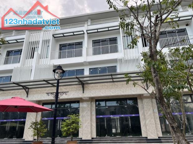 CHO THUÊ SHOPHOUSE TẦNG 1.NGAY CỔNG CHÍNH. CHỈ 7,5TR.M2.LHCC 0967_139_891 - 1