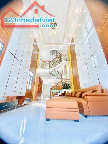 HIỆP BÌNH 120M2, 5 LẦU, NGANG 6M, 100M RA PHẠM VĂN ĐỒNG, HXH, LÔ GÓC THOÁNG, TẶNG NỘI THẤT - 1