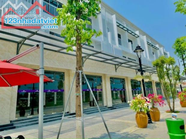 CHO THUÊ SHOPHOE TẦNG. TẦNG 2. NGAY CỔNG CHÍNH.PHÙ HỢP LÀM VĂN PHÒNG. LHCC 0967139891 Hồng