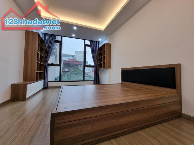 Bán nhà tại Đường Cầu Giấy 70m2 , MT7,3m , 7 tầng , kinh doanh đỉnh , chỉ 10 tỷ . - 2