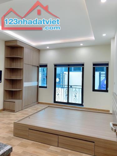 CC bán nhà phân lô 8 tầng, thang máy, mặt tiền khủng Hoàng Q Việt Giá 23 tỷ Lh 0915229868 - 2