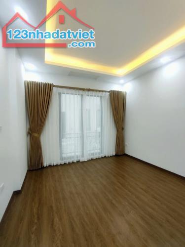 Bán Nhà Đức Giang, Long Biên 5T, 33m2 chỉ 4,8 tỷ (Nhà đẹp, ngõ thuận tiện) - 2