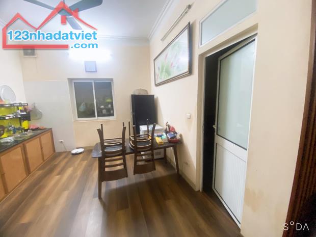 Bán nhà Nguyễn Khánh Toàn 55m2 , MT5,5m , 5 tầng – kinh doanh tốt chỉ nhỉnh 6 tỷ .