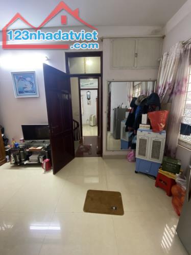 Bán nhà Phường Quan Hoa 52m2 MT68m ngõ thông – kinh doanh chỉ 6,8 tỷ .