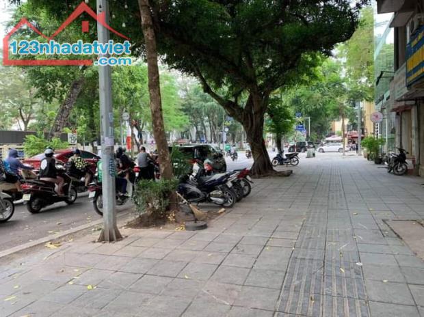 Bán nhà mặt phố Lý Thường Kiệt, Hoàn Kiếm 560m2, MT 14m, chỉ 330 tỷ. 0971813682. - 2