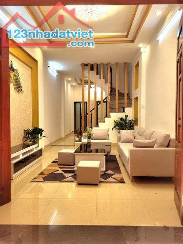 Bán nhà 5 tầng phố Chùa Láng, Dt 42m2 Mt 4m Giá 5,3 tỷ, LH 0842851516 - 1