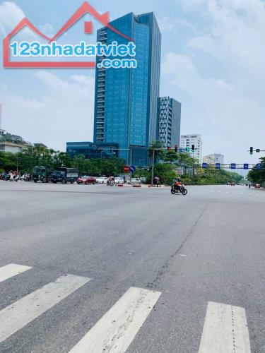 Bán tòa nhà văn phòng mặt đường Võ Chí Công 450m2, 14 Tầng, MT 15m, chỉ 320 tỷ. 0971813682