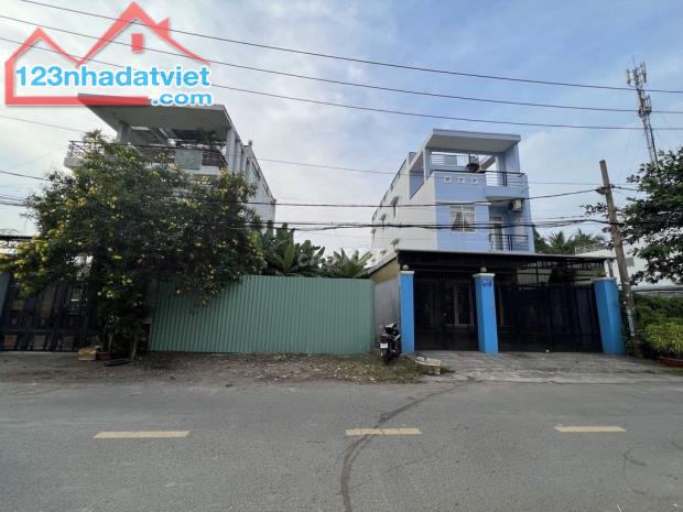Lô đất mặt tiền đường 835 phú hữu diện tích 264m vị trí đẹp