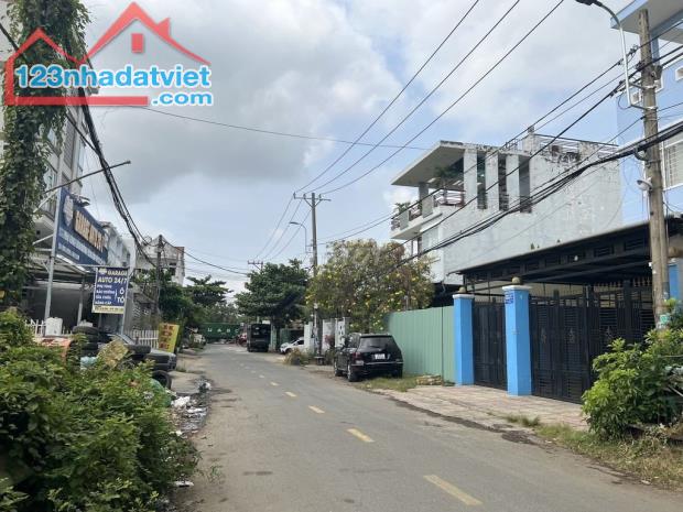 Lô đất mặt tiền đường 835 phú hữu diện tích 264m vị trí đẹp - 1