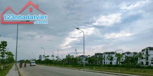 💥 Bán 1000m2 Đất dự án TMDV Mặt phố Nguyễn Văn Cừ, Long Biên, MT 50m, Chỉ 125 Tỷ 💥