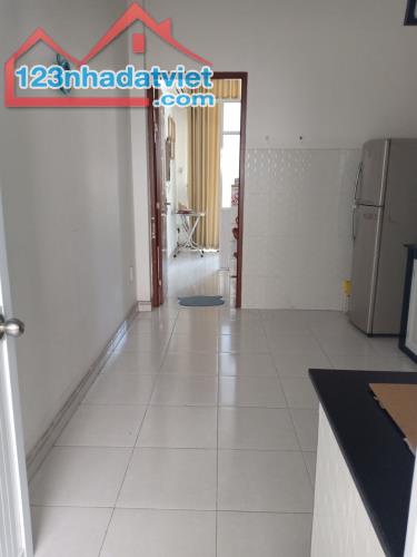 Chính Chủ Cần Bán Gấp Nhà Mặt Tiền Đường Lê Thị Riêng, Quận 1, 42m2, 4 Tầng, 4PN