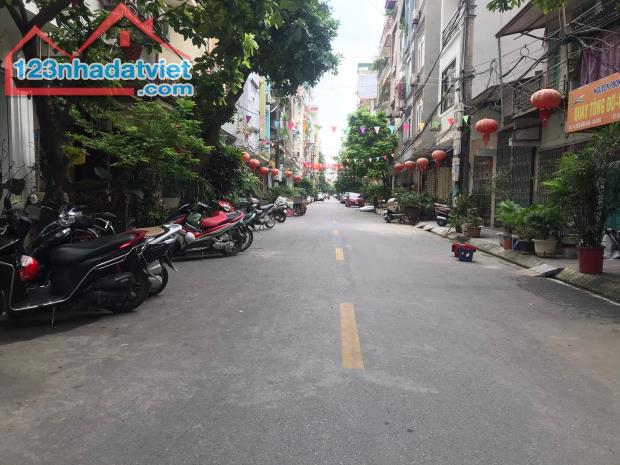 Bán Nhà Đẹp- Kinh Doanh Đỉnh- MP Trương Định 44mx5T Giá 5.6T.