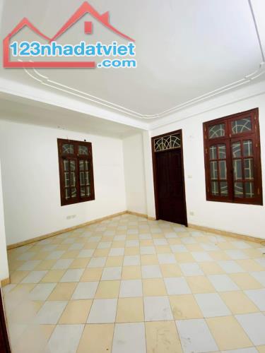 MẶT NGÕ 19 KIM ĐỒNG HOÀNG MAI 50M 5T MT6M NHỈNH 11 TỶ LÔ GÓC KINH DOANH Ô TÔ TRÁNH VỈA HÈ. - 3