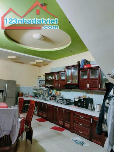 Xe hơi ngủ trong nhà Trần Quang Diệu, P14, Q3, 96m2, 4 tầng, giá rẻ. - 2