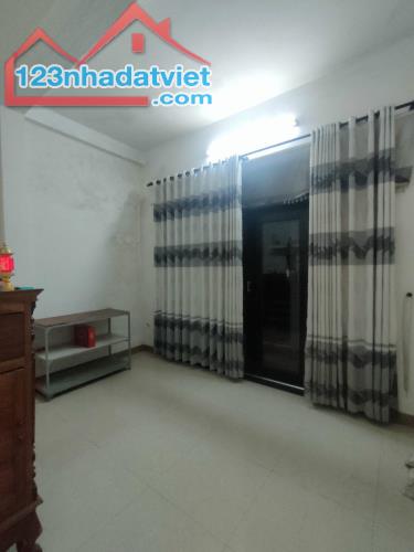 Bán nhà 3 tầng - Diện tích : 95m2 - Đường oto Trường Chinh - Thanh Khê - Giá 3 tỷ 7