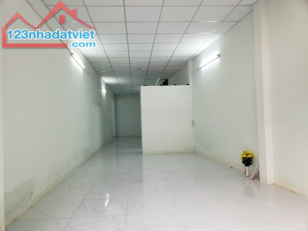 Bán nhà HXH Hòa Bình,P.Hiệp Tân,Q.Tân Phú,dt: 4 nở hậu 7 x 15 (70m2) nhà cấp 4 - 4 tỷ 7. - 2