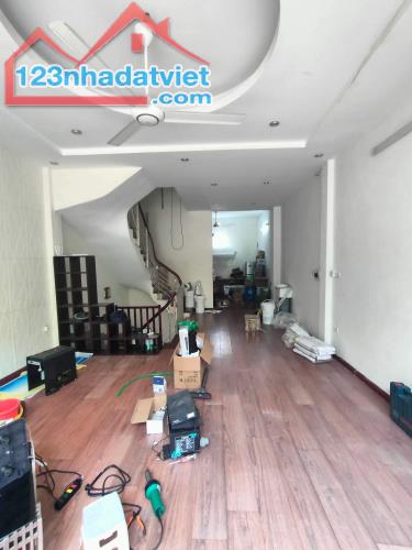 Cần bán gấp nhà phân lô Vip Đặng Thuỳ Trâm 55m2, 5T, vỉa hè ô tô tránh dừng đỗ ngày đêm, - 2