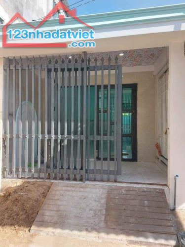 Nhà Tân Xuân Hóc Môn 80m2 giá chỉ 840 triệu