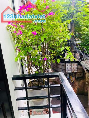 CẦN BÁN GẤP NHÀ TRONG NGÕ XUÂN THỦY, DT 37M2 x 5T, MT 5,8M, GIÁ CHỈ 5,95 TỶ.