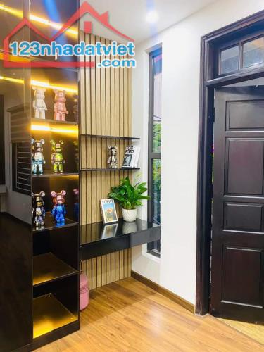 CẦN BÁN GẤP NHÀ TRONG NGÕ XUÂN THỦY, DT 37M2 x 5T, MT 5,8M, GIÁ CHỈ 5,95 TỶ. - 1