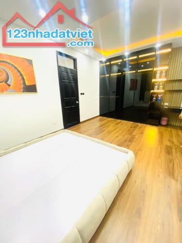 CẦN BÁN GẤP NHÀ TRONG NGÕ XUÂN THỦY, DT 37M2 x 5T, MT 5,8M, GIÁ CHỈ 5,95 TỶ. - 3