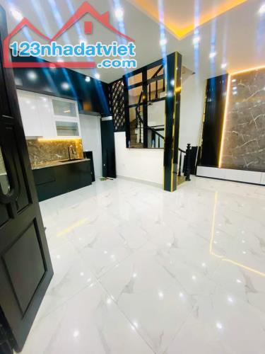 CẦN BÁN GẤP NHÀ TRONG NGÕ XUÂN THỦY, DT 37M2 x 5T, MT 5,8M, GIÁ CHỈ 5,95 TỶ. - 4