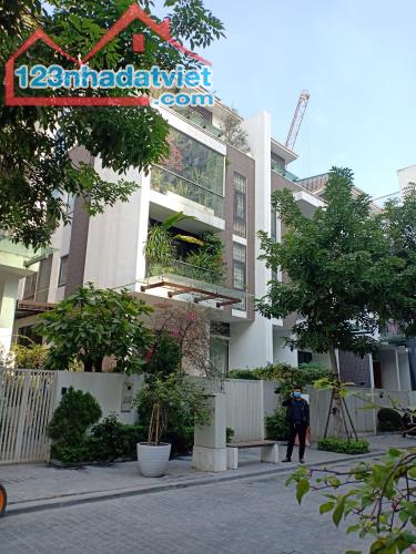 Cho thuê nhà phố Nguyễn tuân, thanh xuân 100m2x5T, nhà đẹp