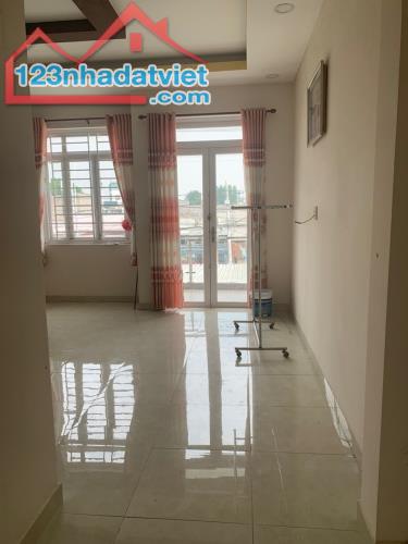 Nhà MT 12m Bùi Thị Lùng ,Thới Tam Thôn,Hóc Môn,170m2 ,Giá Chỉ 7.3 tỉ - 2