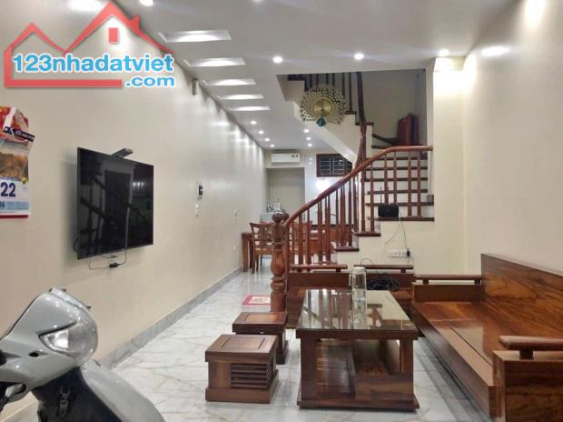 Nhà phố Chùa Láng Ô tô đỗ cửa Kinh Doanh tốt Dt 43m2 x5 tầng Giá 7,2 tỷ - 1