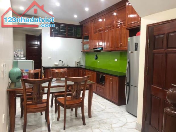 Nhà phố Chùa Láng Ô tô đỗ cửa Kinh Doanh tốt Dt 43m2 x5 tầng Giá 7,2 tỷ - 2