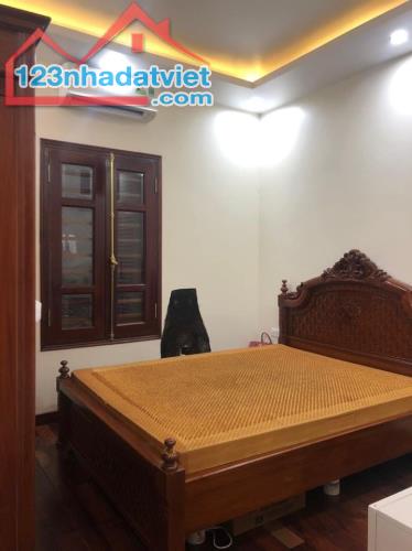 Nhà phố Chùa Láng Ô tô đỗ cửa Kinh Doanh tốt Dt 43m2 x5 tầng Giá 7,2 tỷ - 3