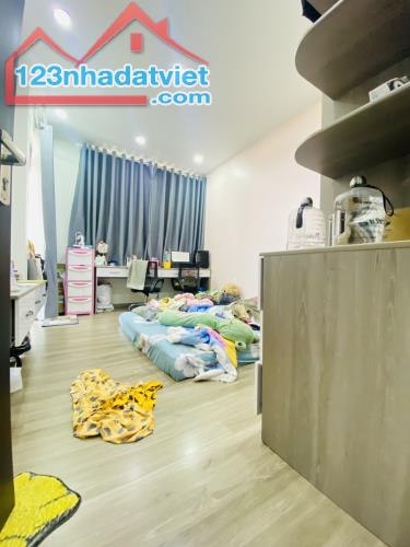 NHÀ ĐẸP MÊ LY, 3 TẦNG BTCT, 6PN, 160M2, NGANG 8M, TẶNG NỘI THẤT, CHỈ 10.5 TỶ. - 5