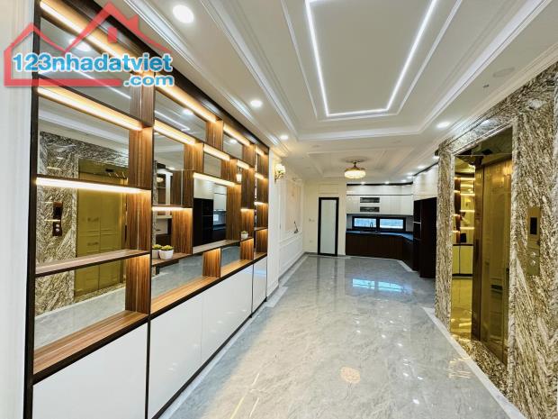 Giảm gần 1 tỷ. Cần bán gấp nhà phố Cầu Giấy 60m2, 7T, gara 2 ô tô, thang máy, kinh doanh đ - 2