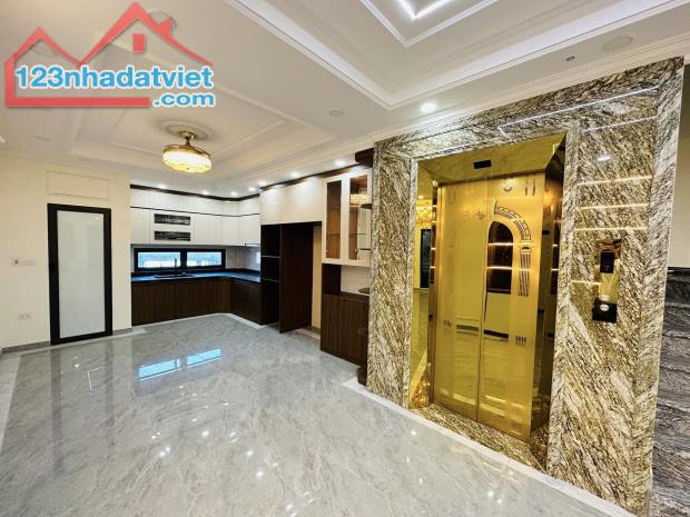 Giảm gần 1 tỷ. Cần bán gấp nhà phố Cầu Giấy 60m2, 7T, gara 2 ô tô, thang máy, kinh doanh đ - 4